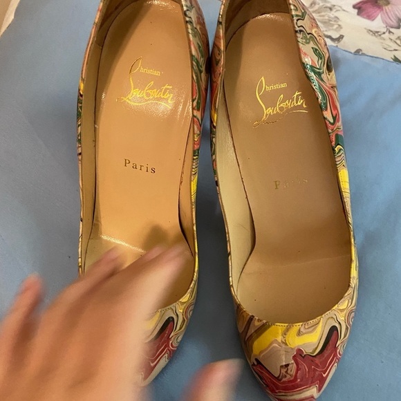 Christian Louboutin / FIFI Marble Patent pumps paint swirl Heels So Kate 38.5 - Picture 9 of 12
